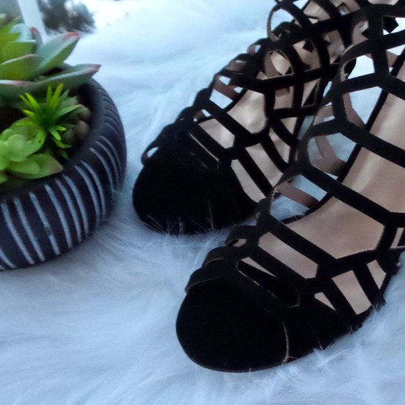 Strappy Open Toe Heels - Picture 4 of 6